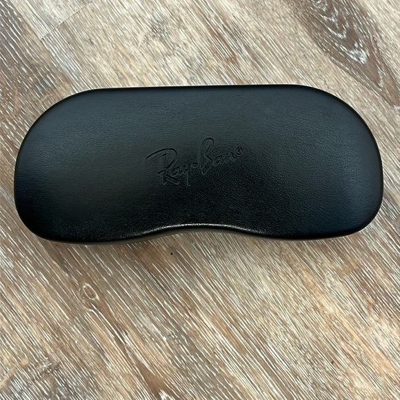Ray Ban Sunglass Case or Eye Glasses Case Black Hard Shell Clam Shell Closure - Picture 7 of 7